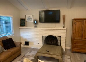 Smart-TV, Kamin, Videospiele