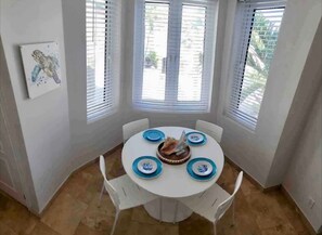 Dining room - VACATION APARTMENTS Caicos Islands (Providenciales)
