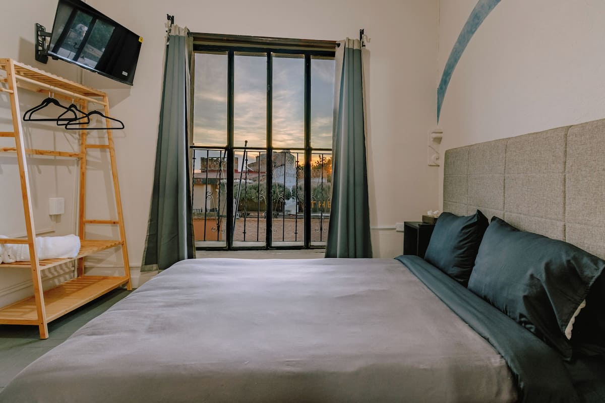 Standard Room, 1 Double Bed | 1 bedroom, in-room safe, iron/ironing board, free WiFi
