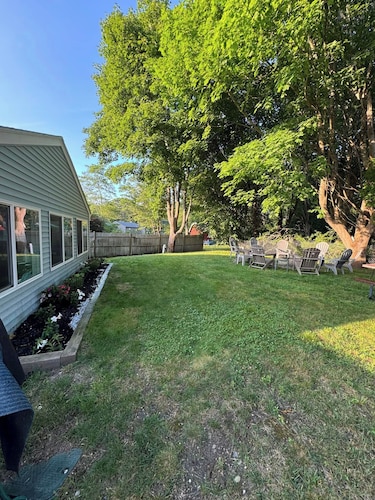 3-bedroom cape house in South Yarmouth.  Available February and April Vacation