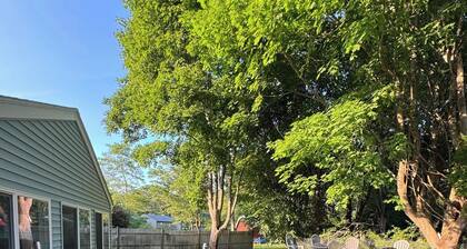 3-bedroom cape house in South Yarmouth. Available February and April Vacation