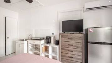 1 chambre, fer et planche Ă repasser, Wi-Fi, draps fournis