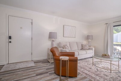 Luxury in the Heart of Homewood!