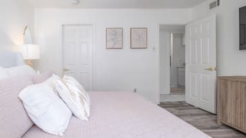 1 habitación, tabla de planchar con plancha, wifi y ropa de cama