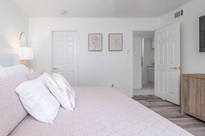 1 habitación, tabla de planchar con plancha, wifi y ropa de cama 