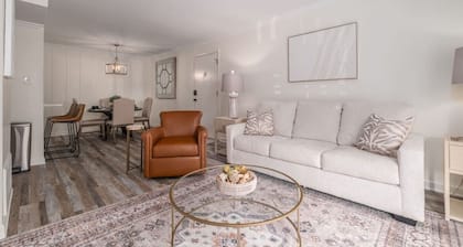 Luxury in the Heart of Homewood!