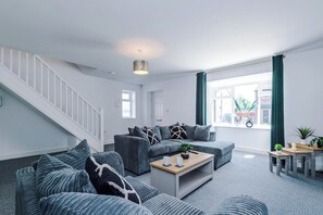 TV - Free Parking | 4 Bedroom House in St Helens (Warrington & St Helens)