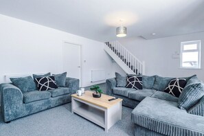 TV - Free Parking | 4 Bedroom House in St Helens (Warrington & St Helens)