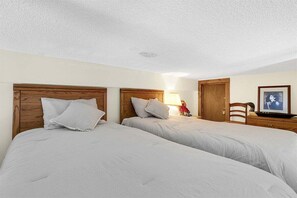 1 bedroom, desk, WiFi, wheelchair access