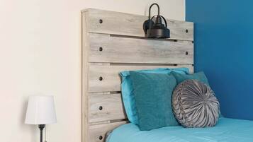 3 bedrooms, desk, iron/ironing board, WiFi