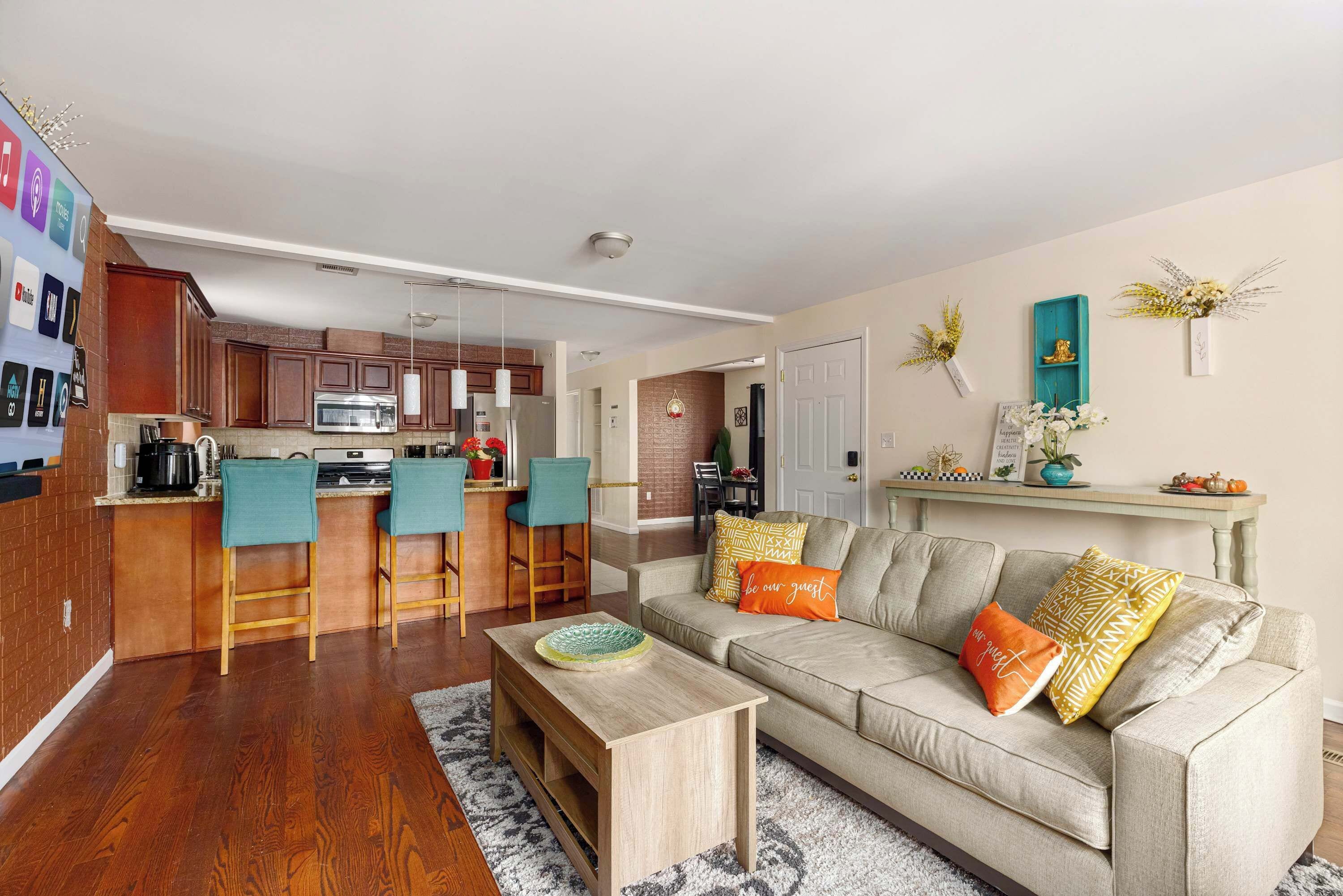 TV, fireplace, offices