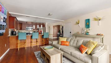 TV, fireplace, offices