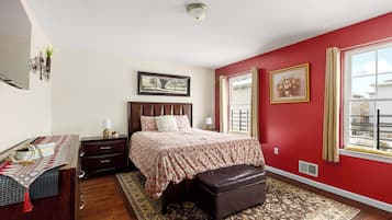 3 bedrooms, desk, iron/ironing board, WiFi