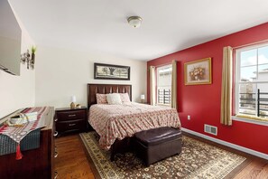 3 Schlafzimmer, Schreibtisch, Bügeleisen/Bügelbrett, WLAN
