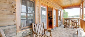 Luxury Lakefront Cabin