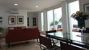 Apartemen Superior, pemandangan halaman | Area keluarga