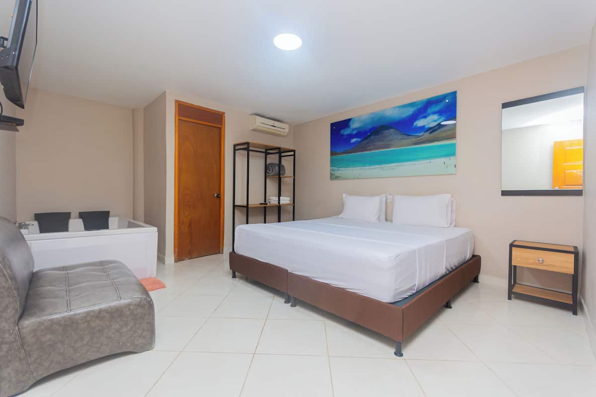 Standard Double Room, 1 Double Bed, Hot Tub | Free WiFi