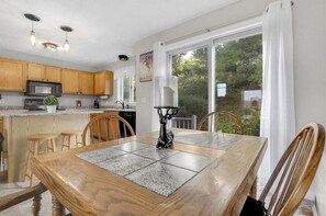 Dining - Eden Ridge Townhouse 5-C (Bethel)