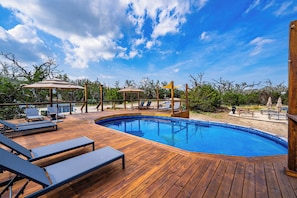 Kolam renang terbuka