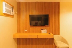 Room - RedDoorz @ Benelio Suites Pavia Iloilo (Pavia)