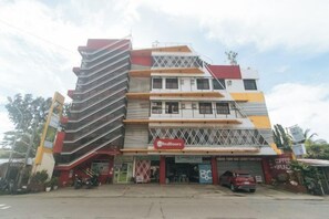Unclassified image, 4 of 8, button - RedDoorz @ Benelio Suites Pavia Iloilo (Pavia)