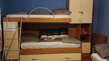 2 chambres, lit de bébé portatif, accès au Wi-Fi (inclus)