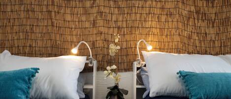 2 chambres, bureau, fer et planche Ă repasser, lit parapluie