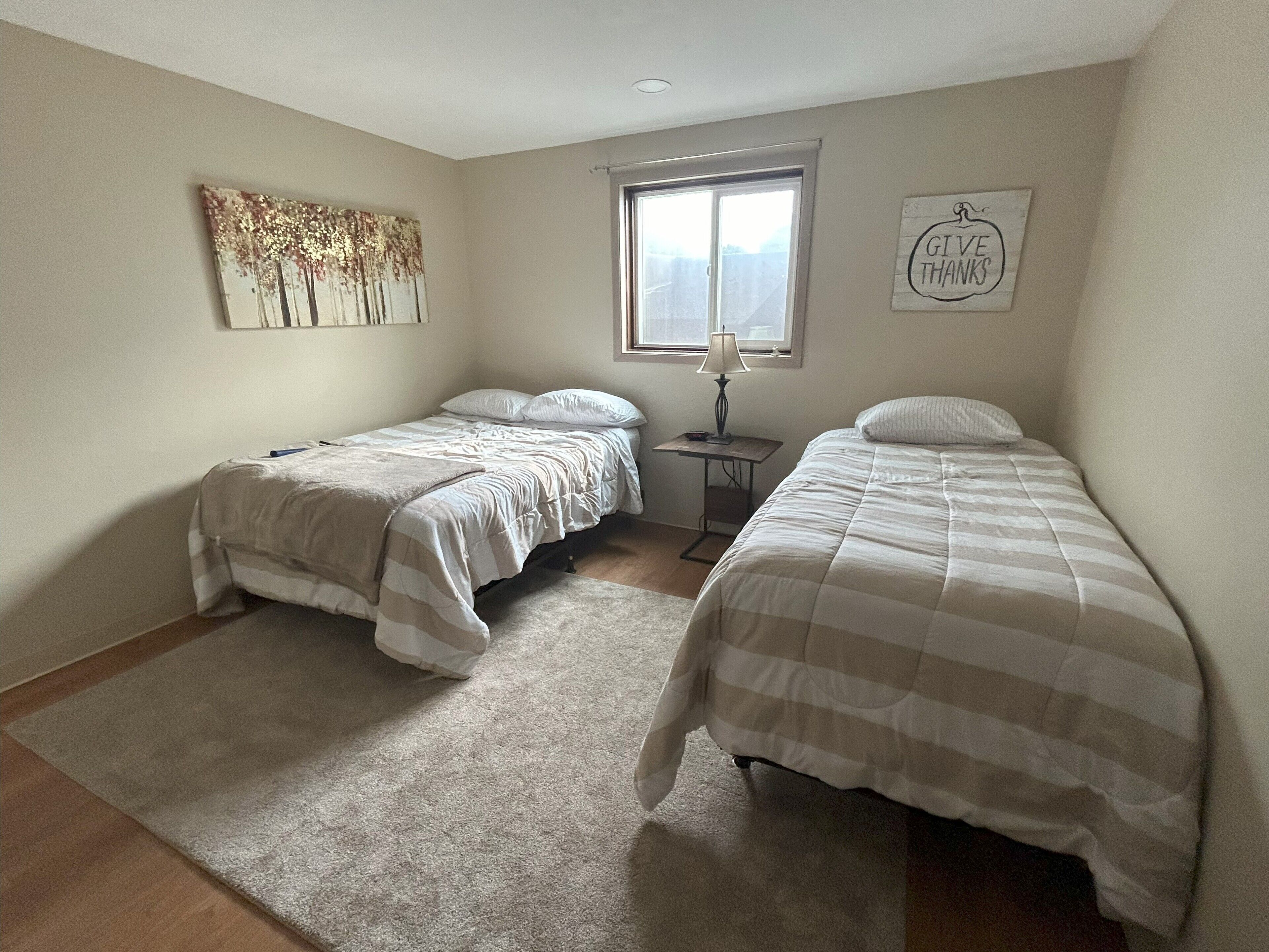 2 Schlafzimmer, Schreibtisch, Bügeleisen/Bügelbrett, WLAN