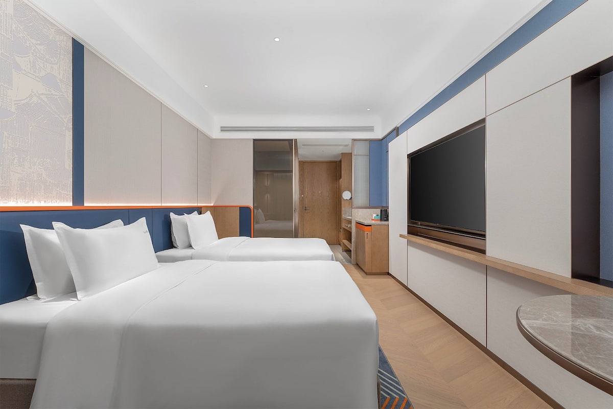 1 habitación, ropa de cama de alta calidad, edredón y escritorio