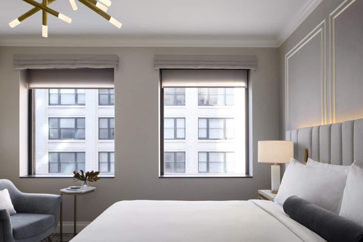 Premium Room, 1 King Bed | Hypo-allergenic bedding, minibar, in-room safe, blackout curtains