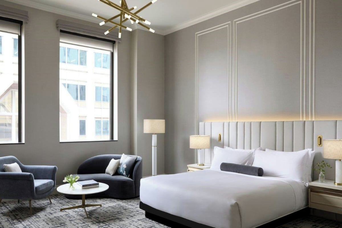 Literie hypoallergénique, minibar, coffres-forts dans les chambres