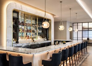 Breakfast, lunch and dinner served  - InterContinental Indianapolis by IHG (Indianapolis)