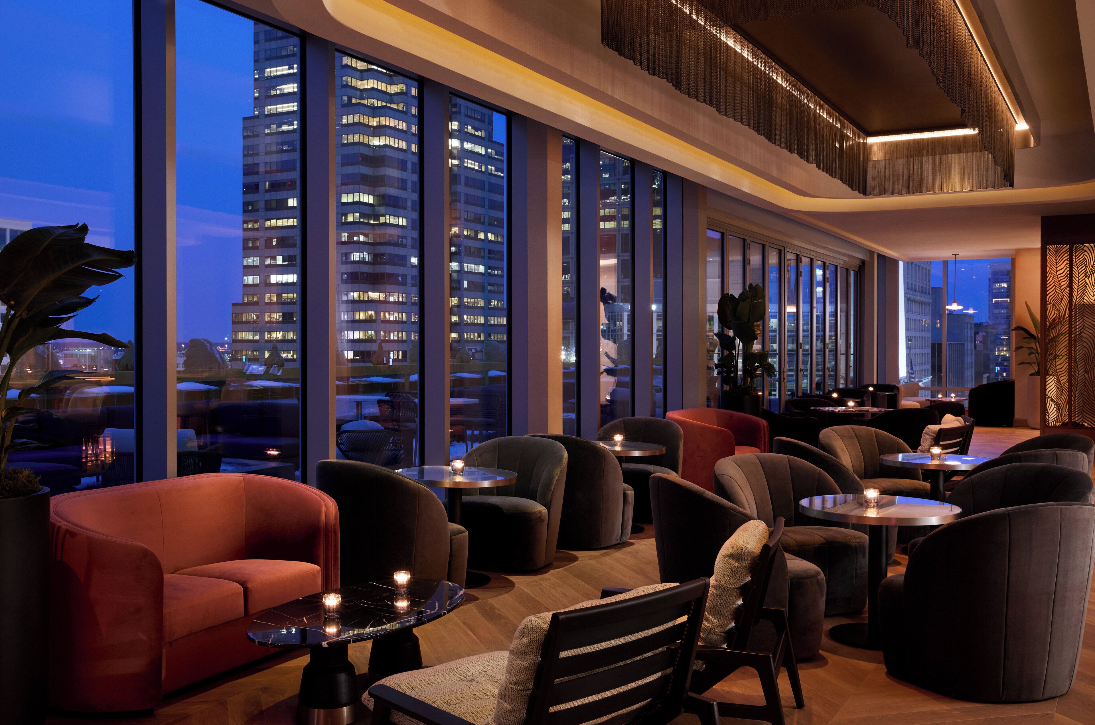 S&#x27;hi serveixen esmorzars, dinars i sopars 