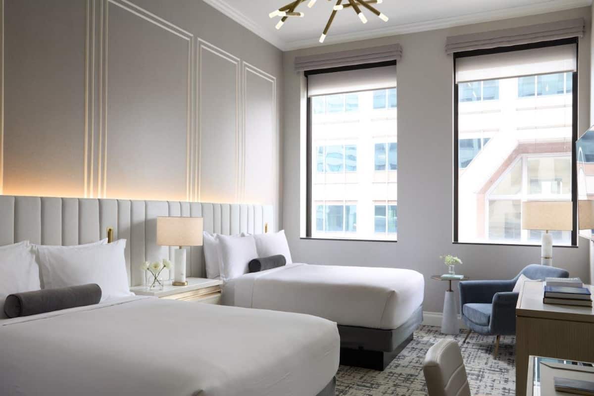 Hypo-allergenic bedding, minibar, in-room safe, blackout curtains