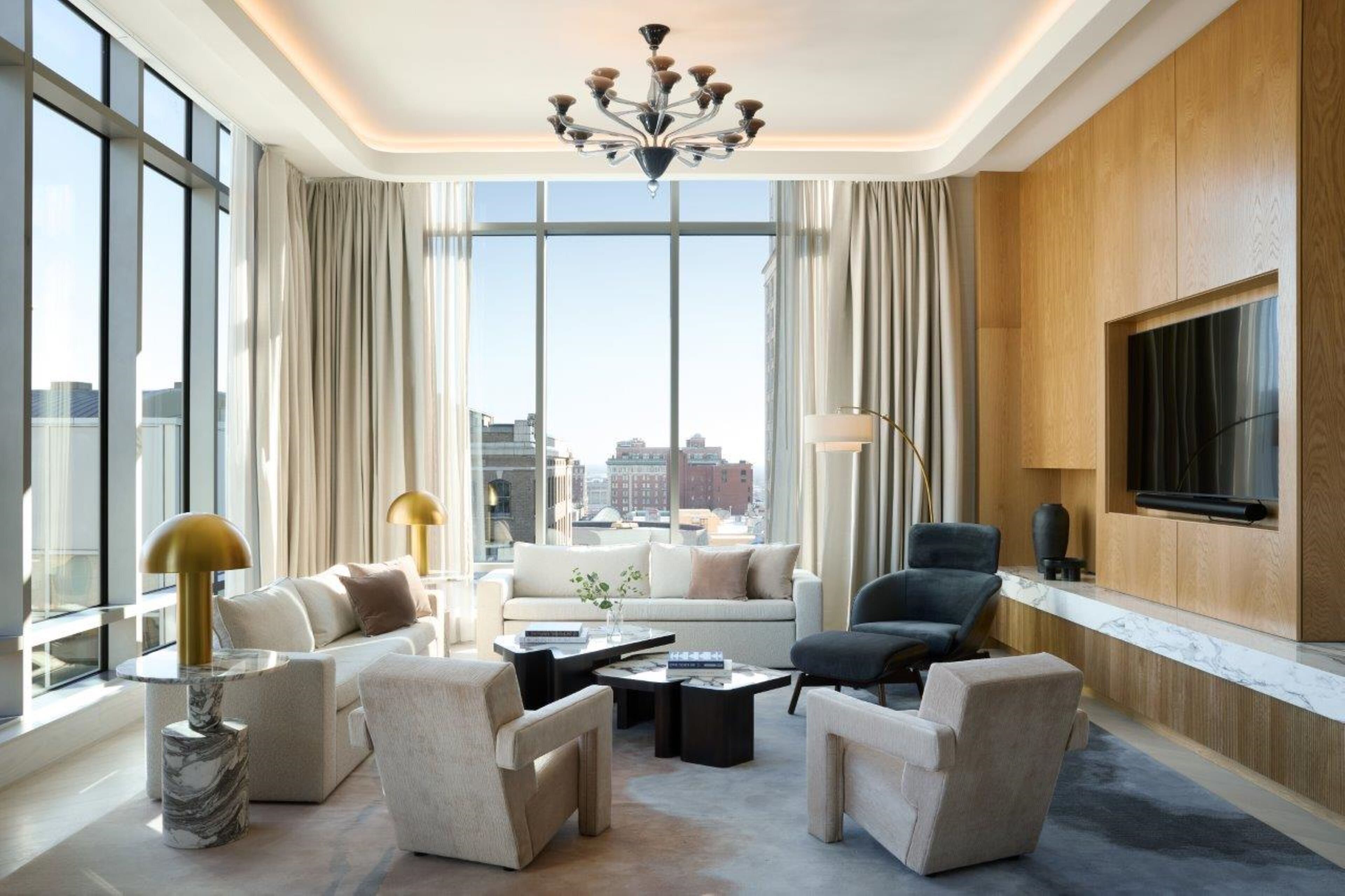 Hypo-allergenic bedding, minibar, in-room safe, blackout curtains