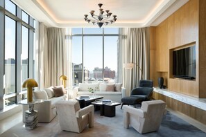 Hypo-allergenic bedding, minibar, in-room safe, blackout curtains