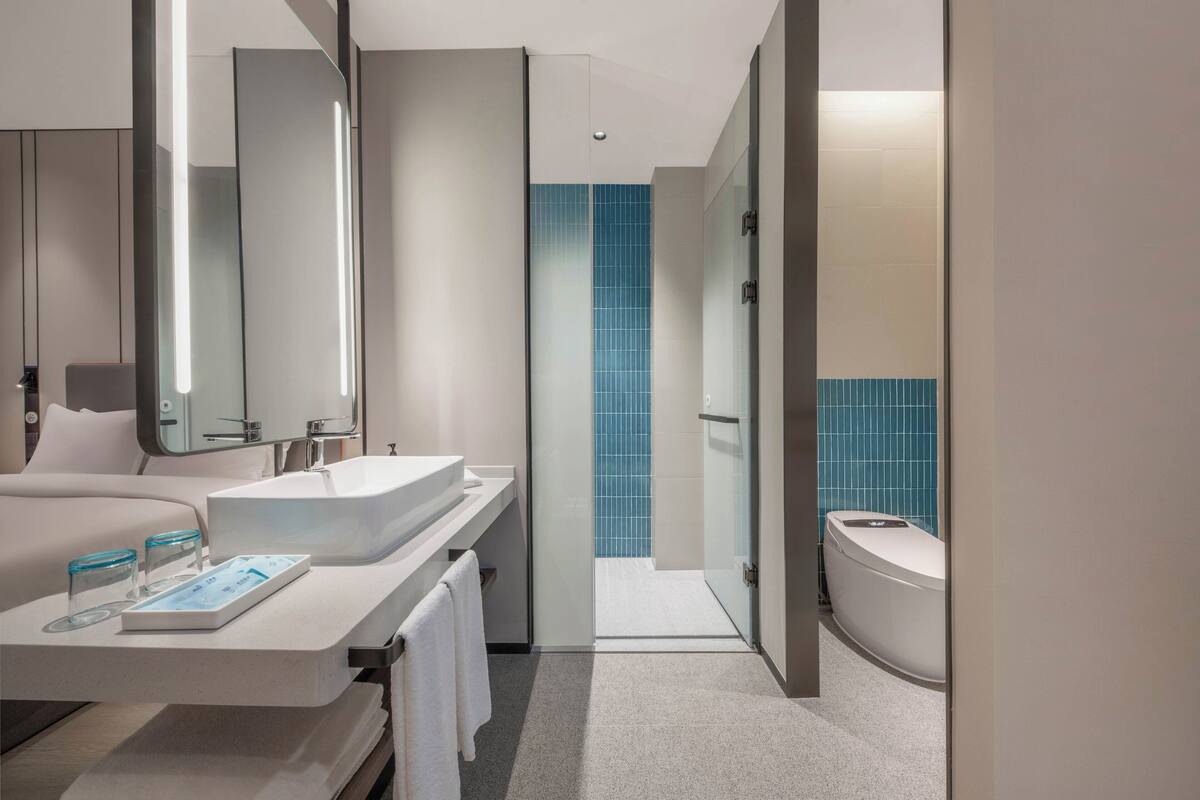 1 King Suite | Down comforters, blackout drapes, soundproofing, WiFi (free)