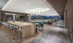 Free daily buffet breakfast  - Holiday Inn Express Foshan Shunde Lecong (Foshan)