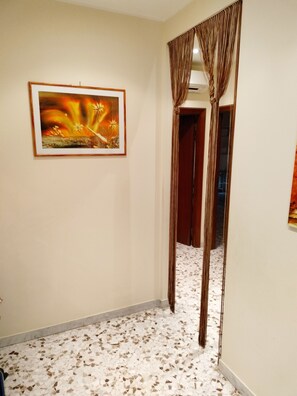 Interior - Pinewood Central House (Castellana Grotte)