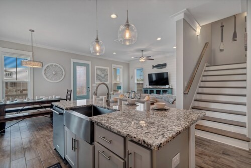 Parks Edge Turquoise Tailwinds Beach Cottage!  The perfect location!