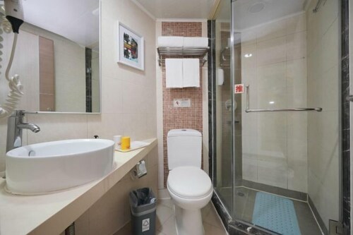 Piaohome Chain Hotel (Beijing Guomao Dawang Road Subway Station Store)