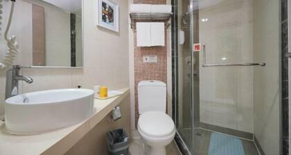 Piaohome Chain Hotel (Beijing Guomao Dawang Road Subway Station Store)