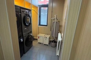 Laundry room - Piaohome Chain Hotel (Beijing Guomao Dawang Road Subway Station Store) (Beijing)