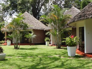 Sengetøy av topp kvalitet, minibar (inkludert) og safe på rommet