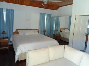 2 chambres, fer et planche à repasser, Wi-Fi, draps fournis