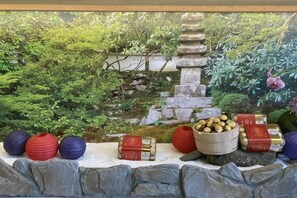 Unclassified image, 5 of 12, button - Shexia Li Yu (Pingtung)