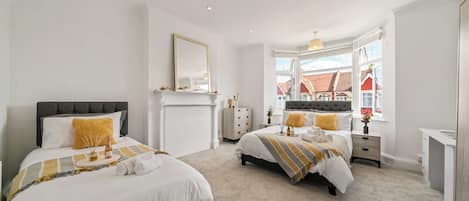 2 bedrooms, desk, iron/ironing board, WiFi