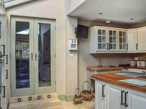 Dishwasher - 2 bedroom accommodation in Evesham (Evesham)