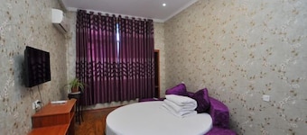 Fengyang Xiangyang Hotel