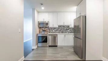 Comfort Apartment | Desk, iron/ironing board, free WiFi